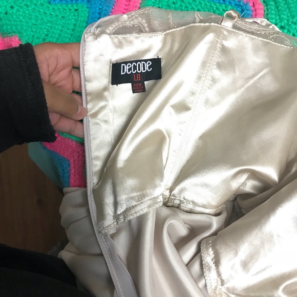 Was my prom dress and will never wear it again - Picture 5 of 5